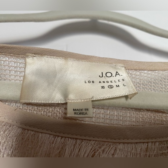 J.O.A. Los Angeles cream fringe top - Picture 4 of 5